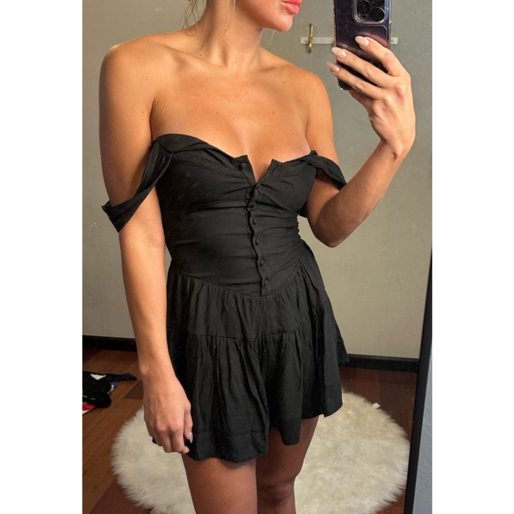 NWT Cotton Candy LA Black Button-Up Mini Flowy Romper - Size Small